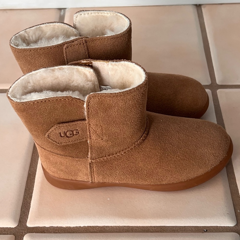Ugg Toddlers Keelan II Tan size 11T